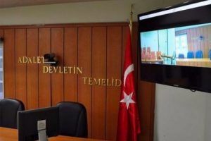 fetocu-ogretmenler-hakim-karsisinda